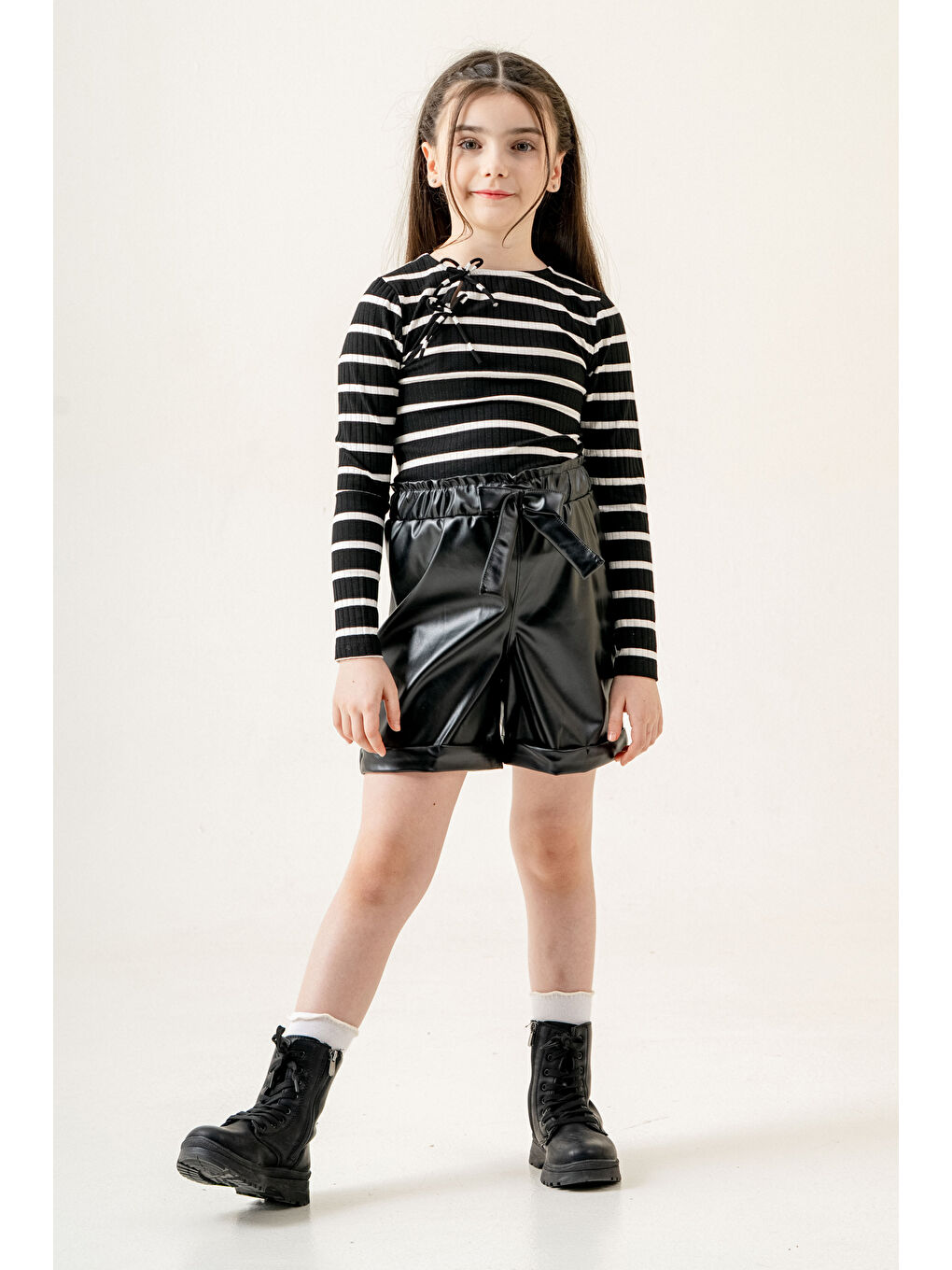 Çizgili Badili Deri Şortlu Kız Çocuk Takım 5-9 Yaş Siyah 3775-2
