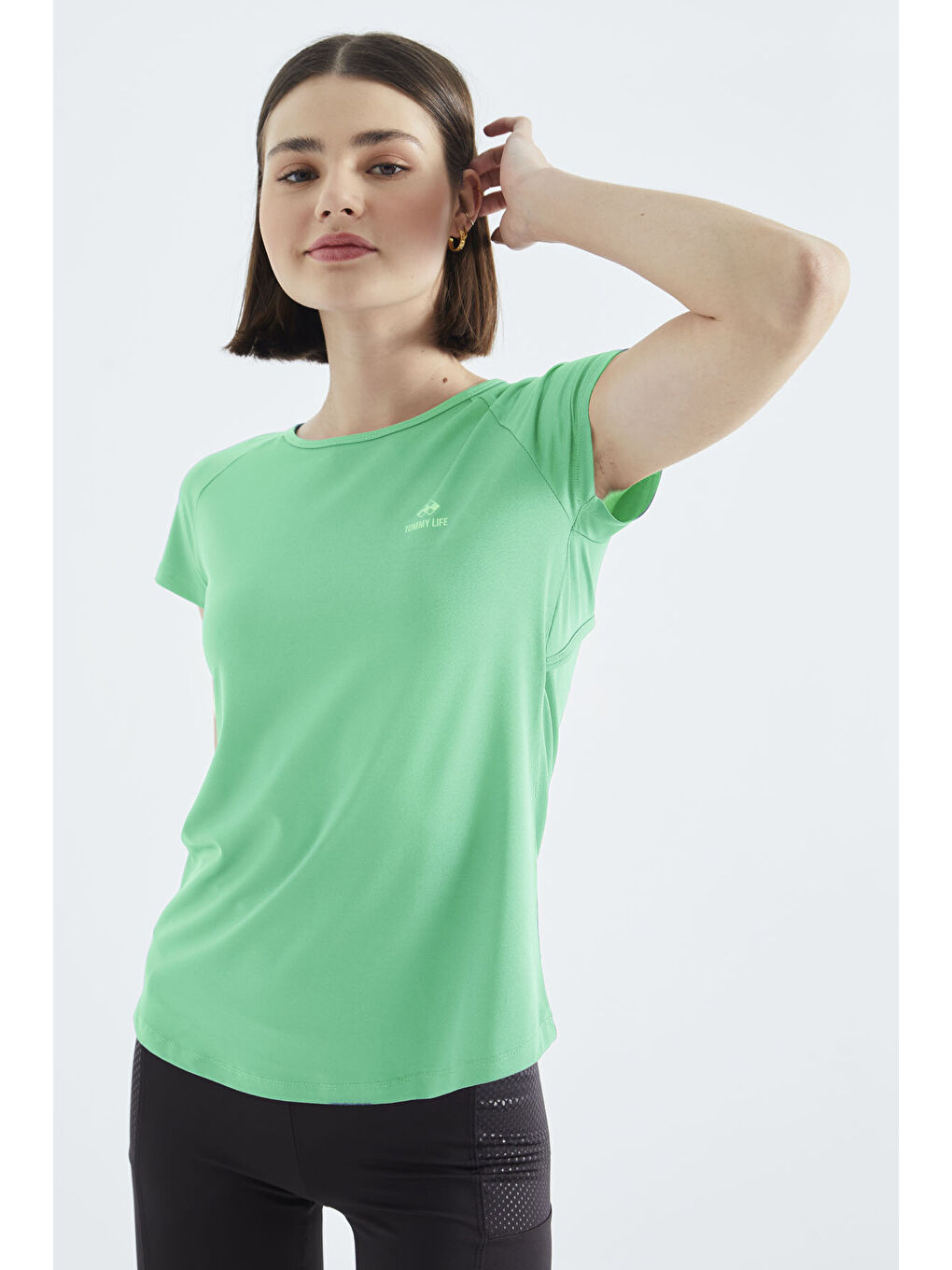 Turkuaz Su Yeşili Sırt Pencereli Kısa Kol Standart Kalıp O Yaka Kadın T-Shirt - 97101-3