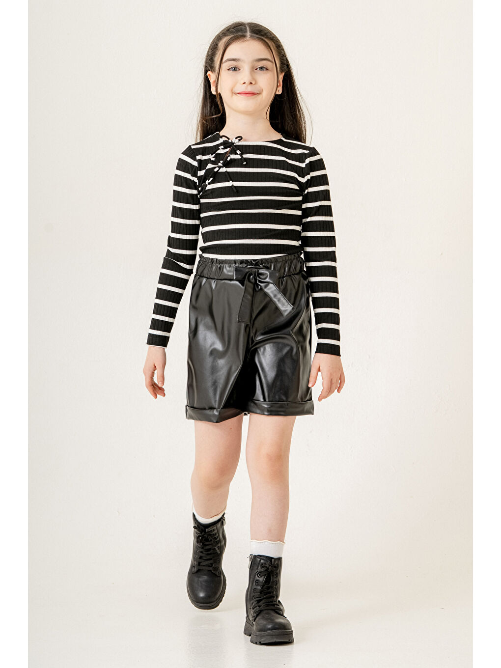 Çizgili Badili Deri Şortlu Kız Çocuk Takım 5-9 Yaş Siyah 3775-2-3