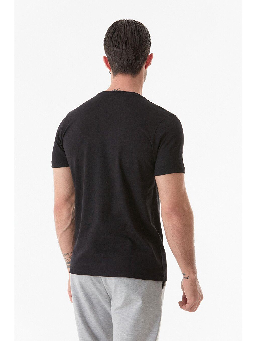 Siyah Baskılı Bisiklet Yaka Tişört-2