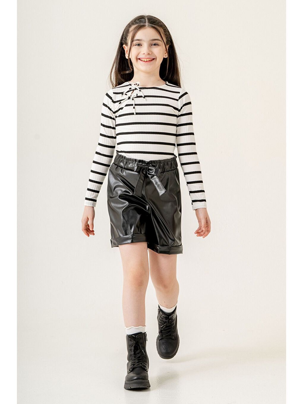 Çizgili Badili Deri Şortlu Kız Çocuk Takım 5-9 Yaş Beyaz 3775-1