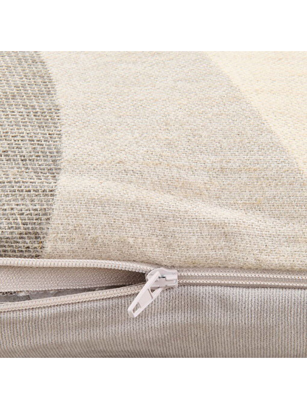 Soft Zarmine Kırlent - Ekru / Gri - 40x40 cm-1