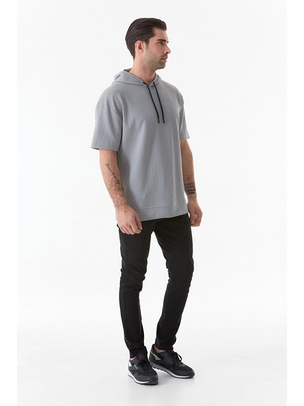 Gri Basic Kapüşonlu Kısa Kollu Tişört-1