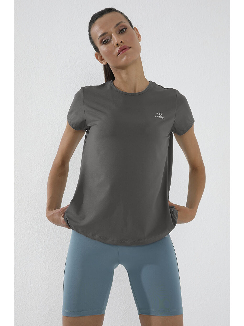 Koyu Gri Basic Kısa Kol Standart Kalıp O Yaka Kadın T-Shirt - 97144-2