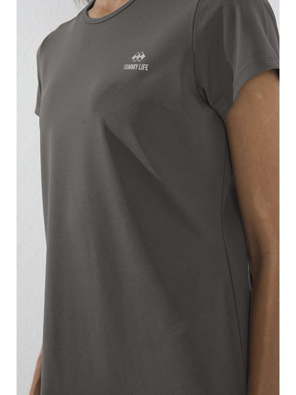 Koyu Gri Basic Kısa Kol Standart Kalıp O Yaka Kadın T-Shirt - 97144-4