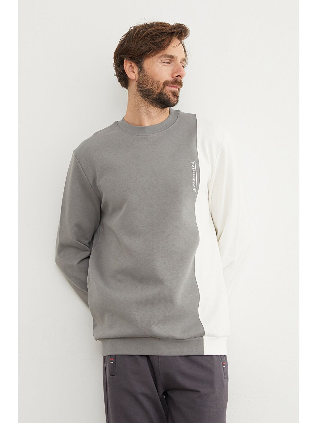 Gri Respectıve Yazı Baskılı Renk Bloklu Büyük Beden Sweatshirt-4