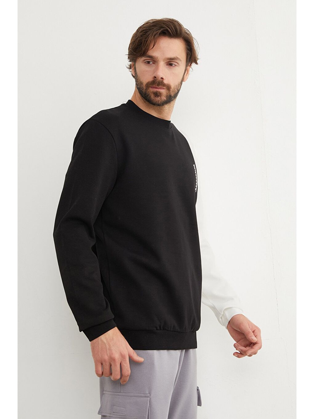 Siyah Respectıve Yazı Baskılı Renk Bloklu Büyük Beden Sweatshirt-4