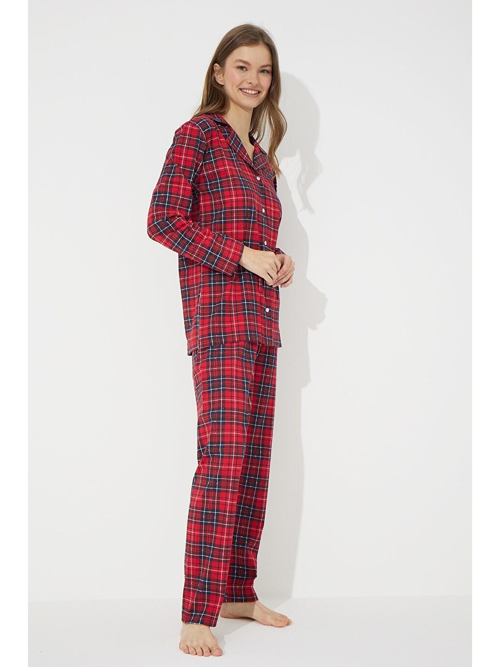 Kırmızı Örme Düğmeli Pijama Takımı-1