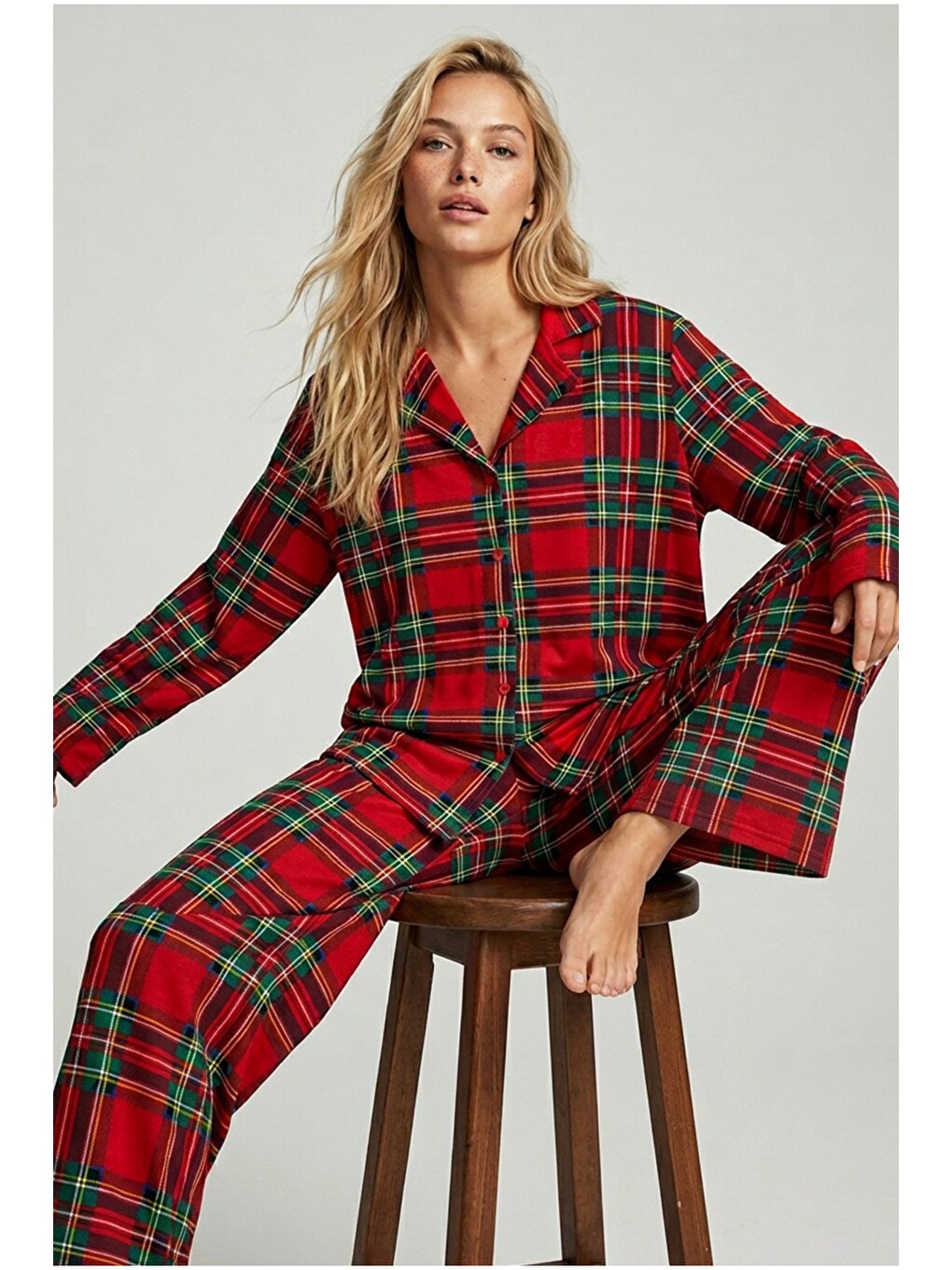 Kırmızı Yılbaşı Desenli Pamuklu Örme Düğmeli Pijama Takımı