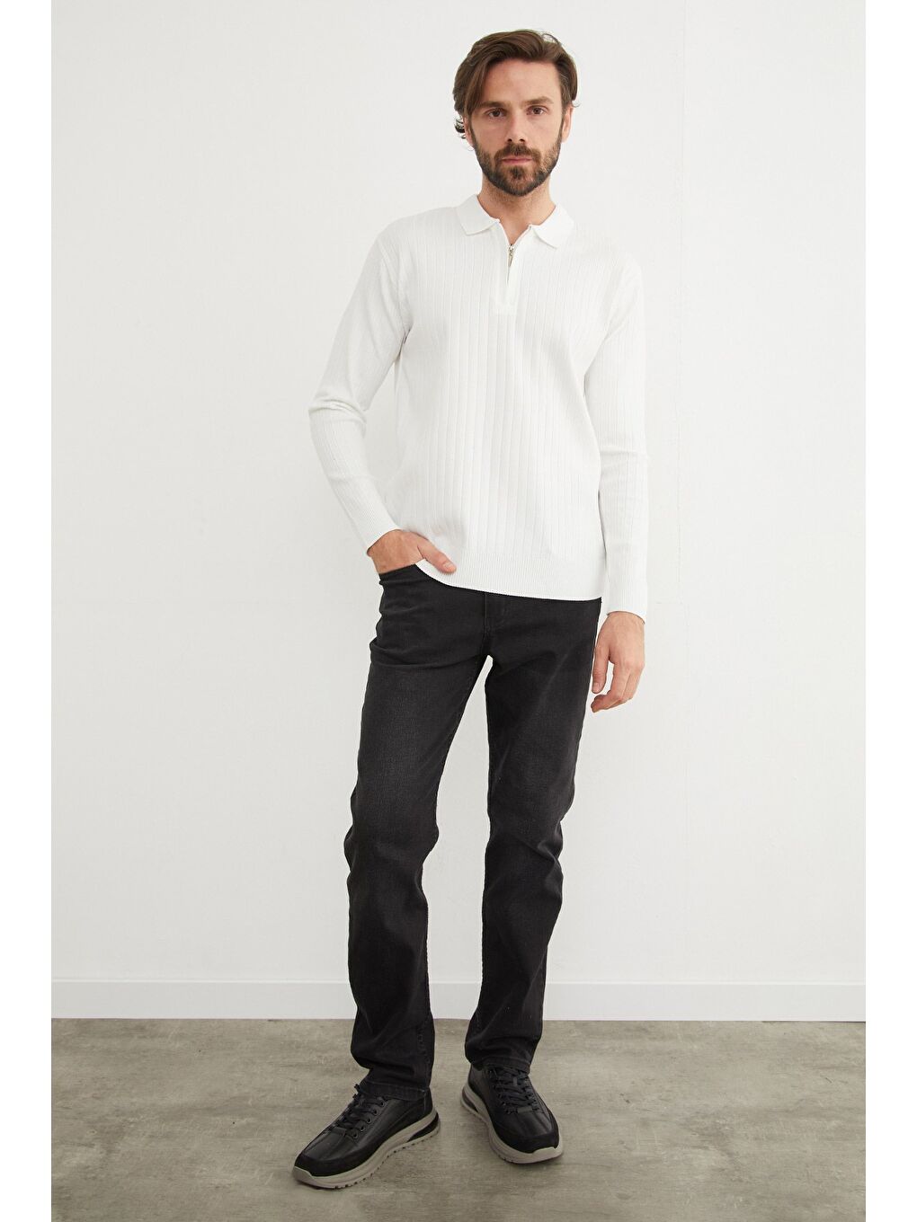 Beyaz Fitilli Yarım Fermuarlı Polo Yaka Triko Kazak-1