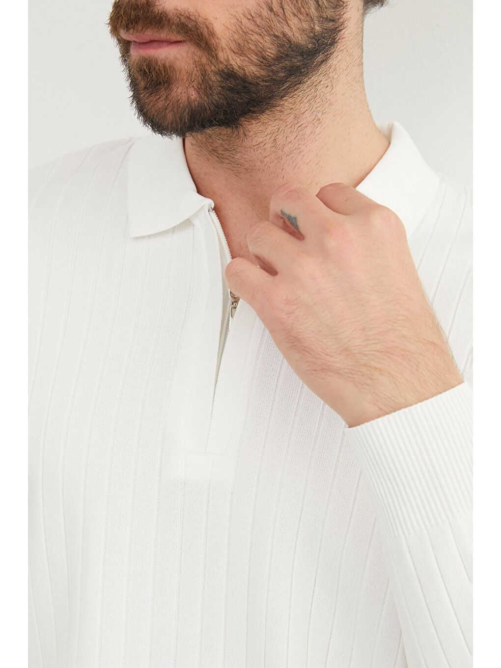 Beyaz Fitilli Yarım Fermuarlı Polo Yaka Triko Kazak-2