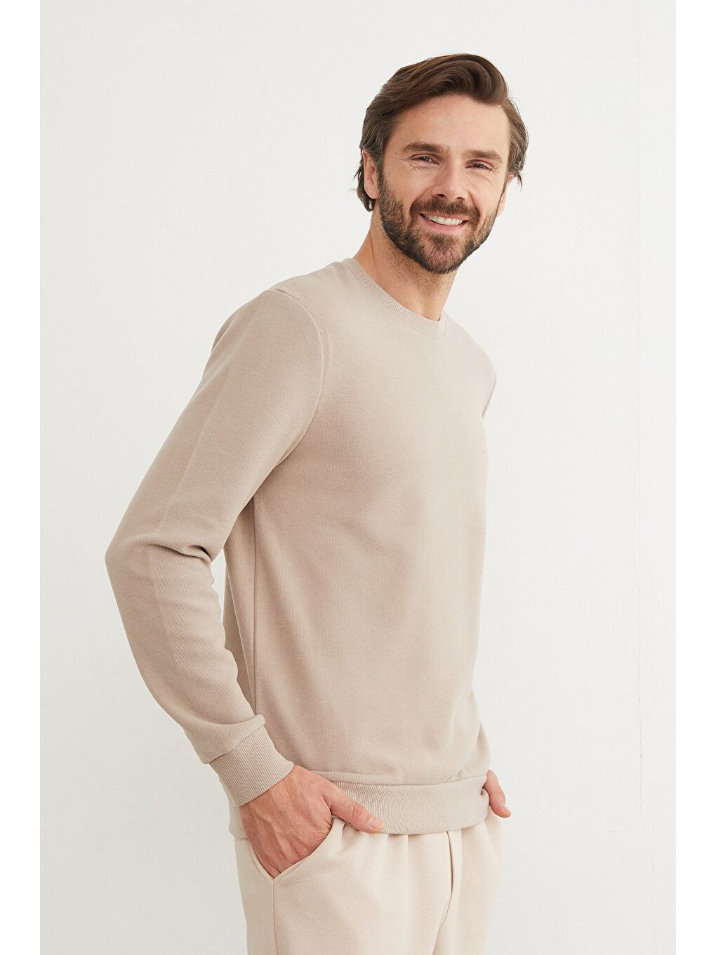 Bej M Harf Nakışlı Fitilli Bisiklet Yaka Büyük Beden Sweatshirt-1