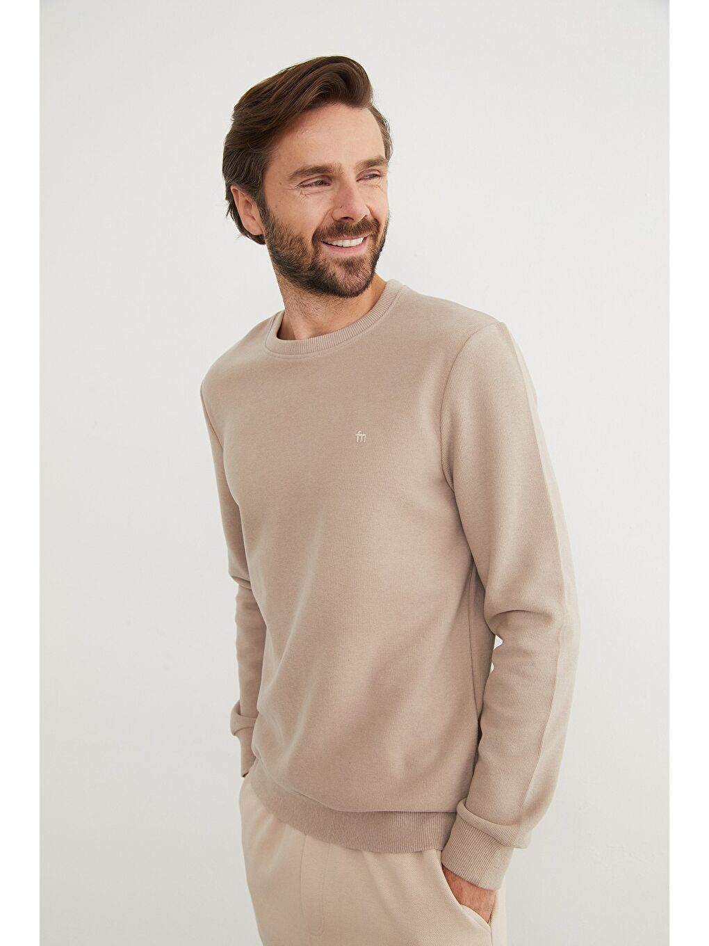 Bej M Harf Nakışlı Fitilli Bisiklet Yaka Büyük Beden Sweatshirt-2