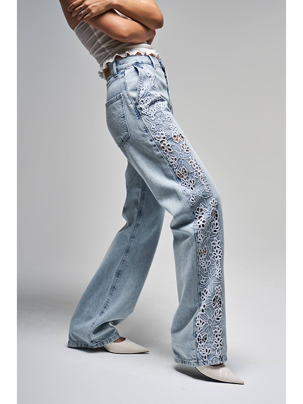 Mavi Kadın Snow Jean Rengi 3s5-3 Dantel Nakışlı Loose Fit Orta Bel İç Boy 83 Cm Tasarım Denim Jean