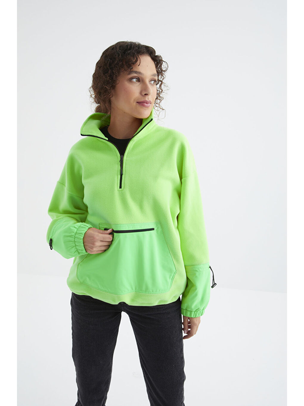 Neon Yeşil Etek Ucu Büzgülü Yarım Fermuarlı Oversize Kadın Polar Sweatshirt - 97238