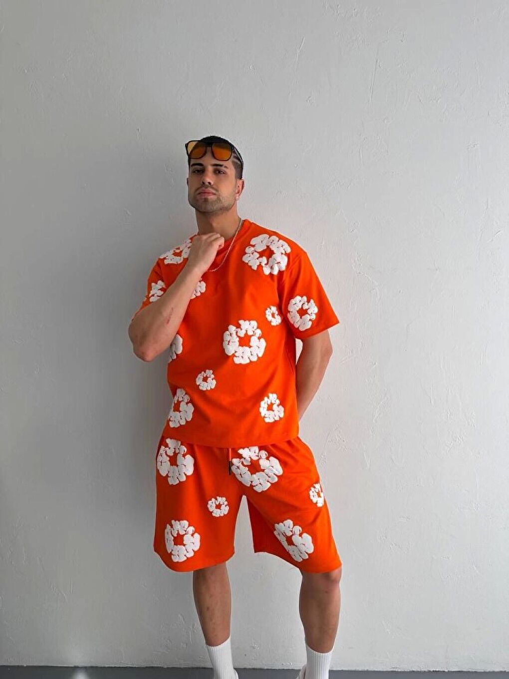 Turuncu İki İplik Kumaş Baskılı Tişört Şortlu Takım-1