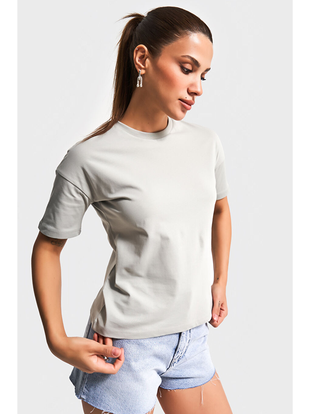 Kadın Gri Renk S5-12 Bisiklet Yaka %100 Pamuk Basic T-Shirt-1