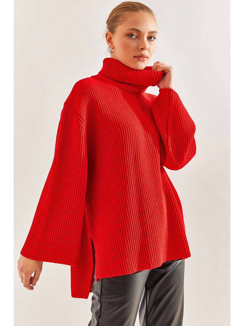 Kırmızı Kadın Balıkçı Yaka Triko Kazak