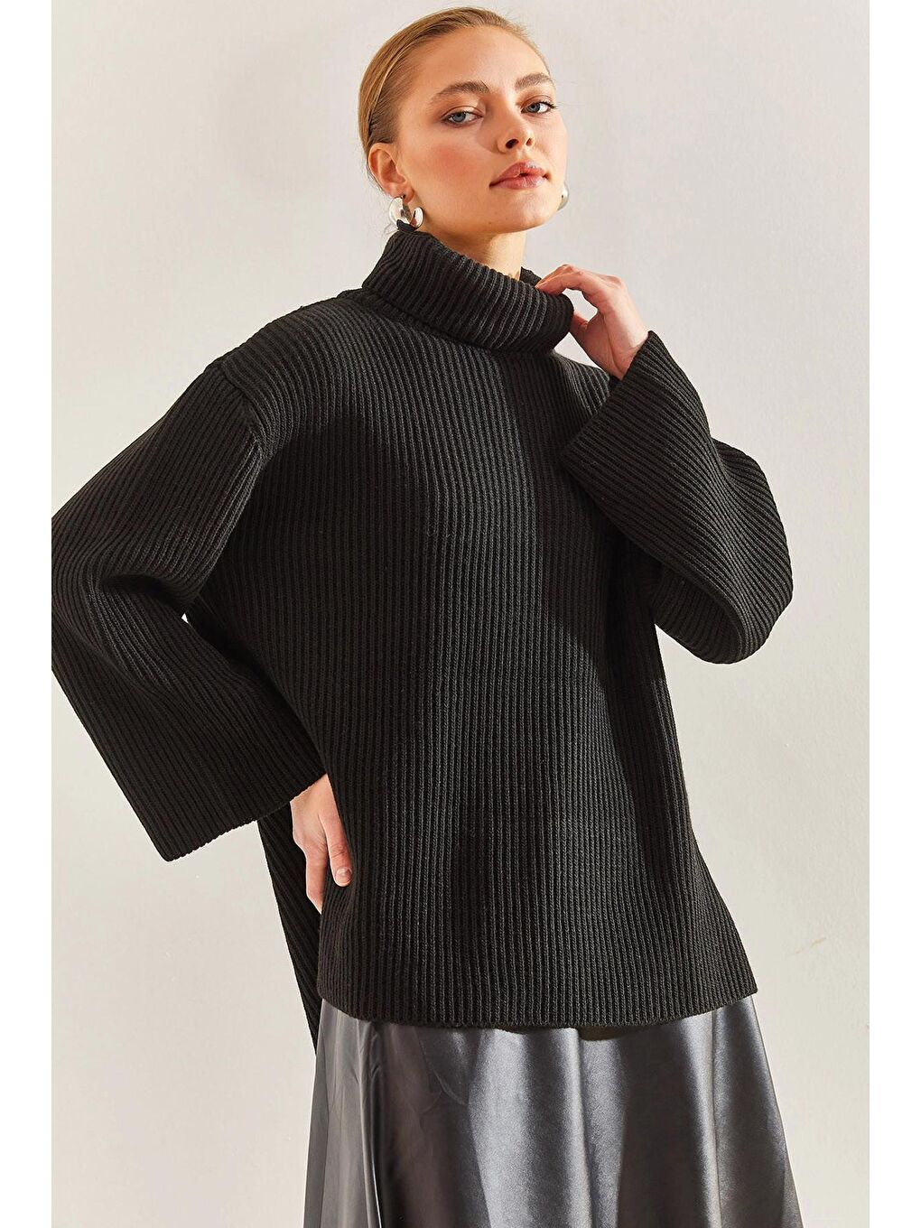 Siyah Kadın Balıkçı Yaka Triko Kazak