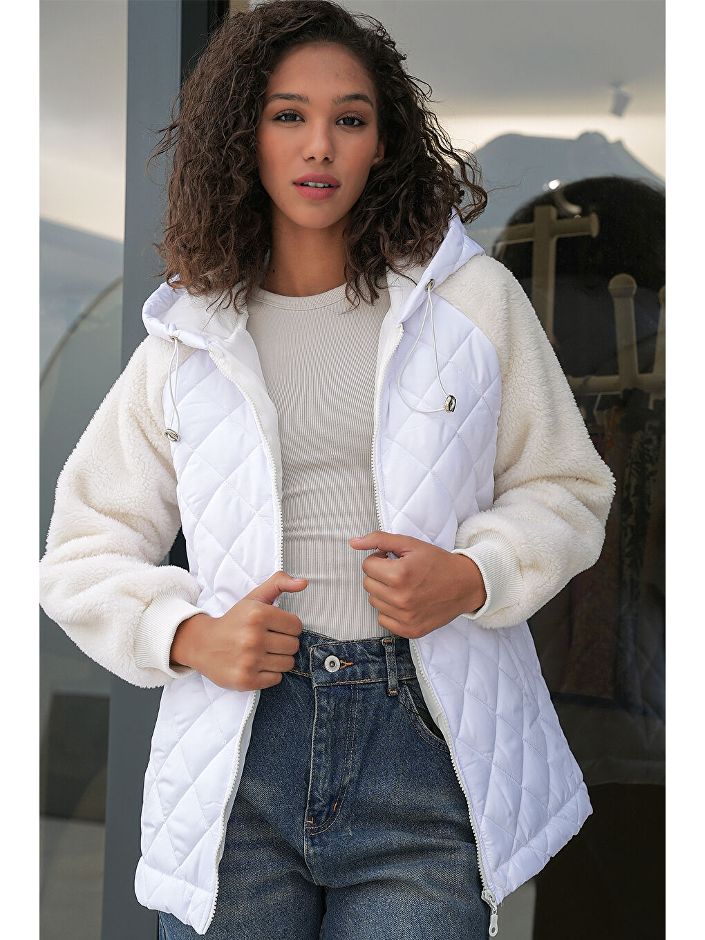 5201 Kolları Pelüş Kapitone Mont   Beyaz-1