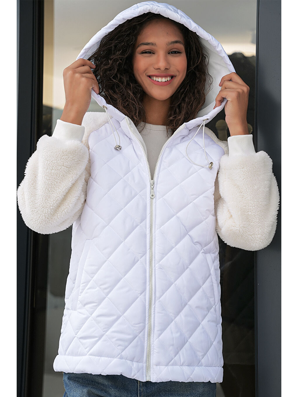 5201 Kolları Pelüş Kapitone Mont   Beyaz-2