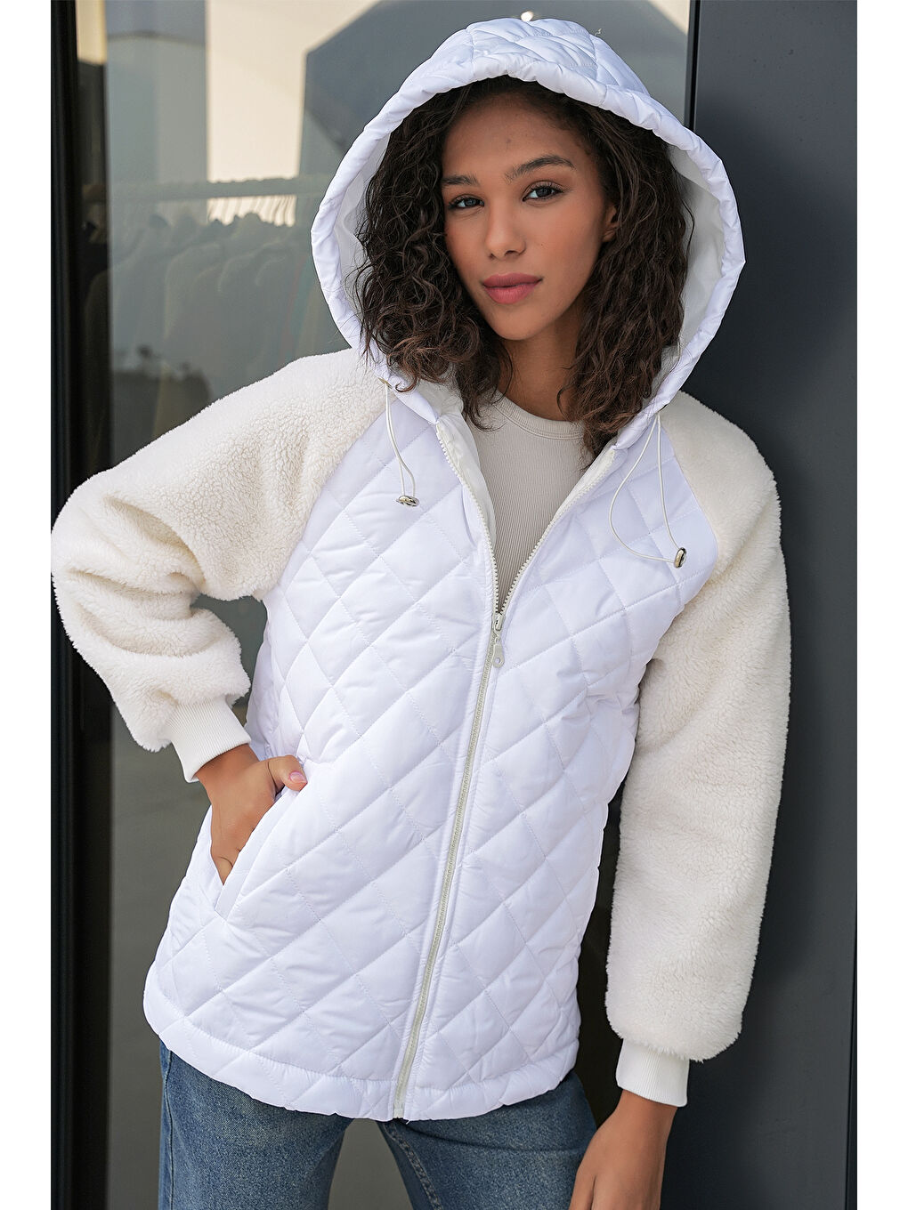 5201 Kolları Pelüş Kapitone Mont   Beyaz-3