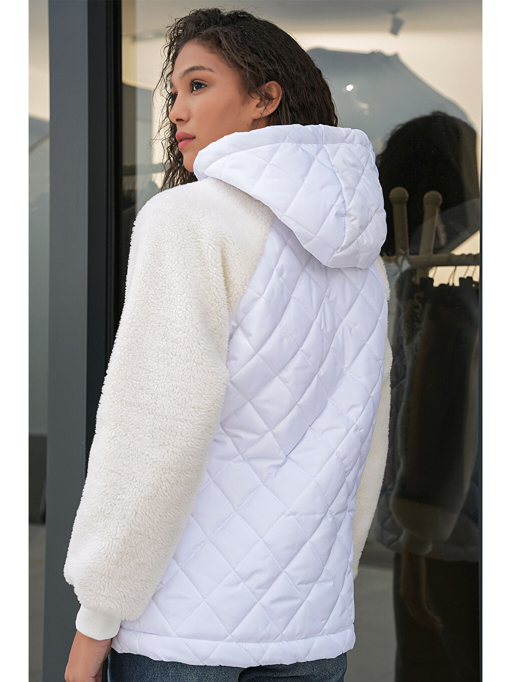 5201 Kolları Pelüş Kapitone Mont   Beyaz-6