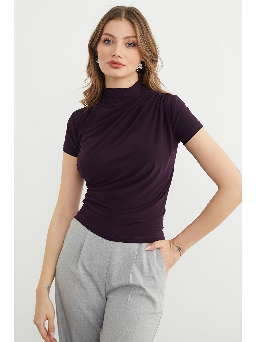 Mürdüm Drapeli Dik Yaka Bluz-4