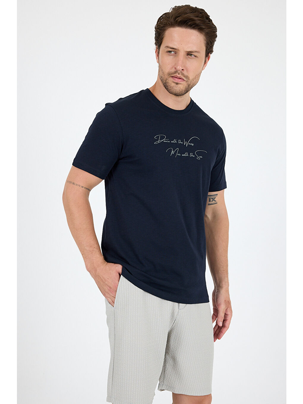 Lacivert Erkek %100 Pamuk Bisiklet Yaka Kısa Kollu Baskılı Tişört Rahat ve Günlük Erkek Tişört 0011-1