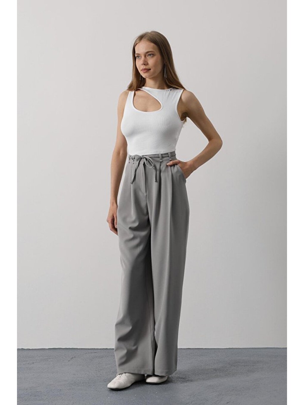 Pileli Bağcıklı Oversize Pantolon - Gri-1