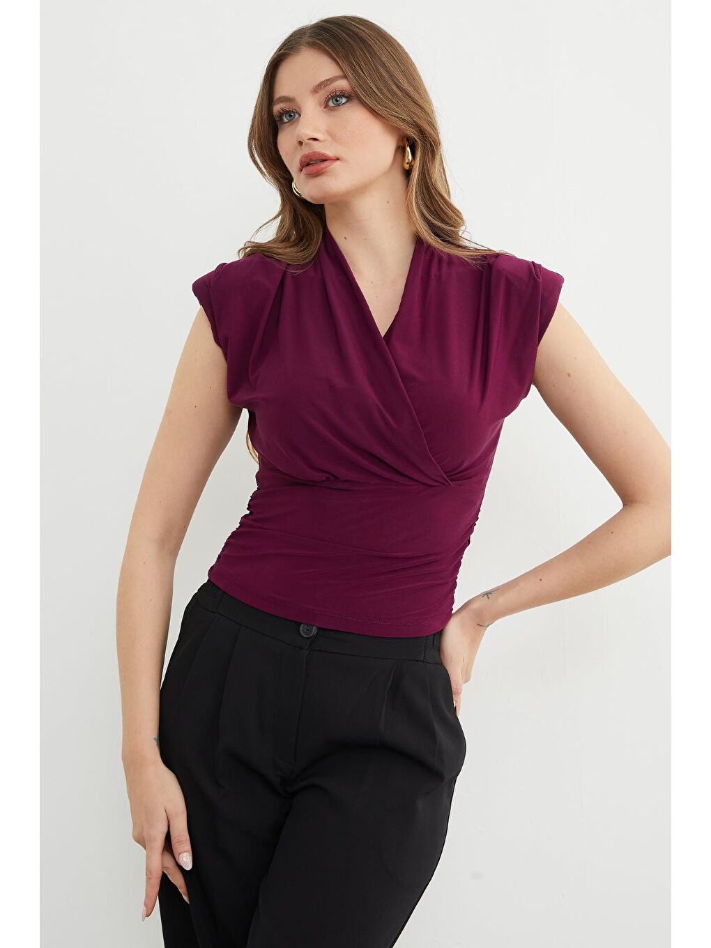 Mürdüm Omuz Vatkalı Kruvaze Yaka Bluz-3