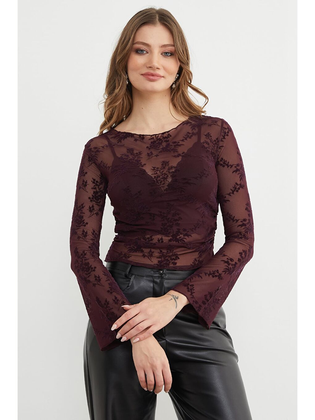 Mürdüm Çiçek Desenli Transparan Bluz