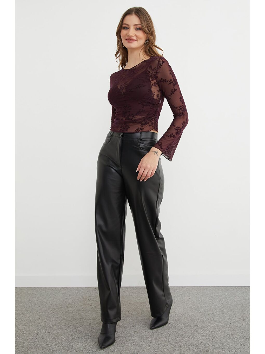 Mürdüm Çiçek Desenli Transparan Bluz-3