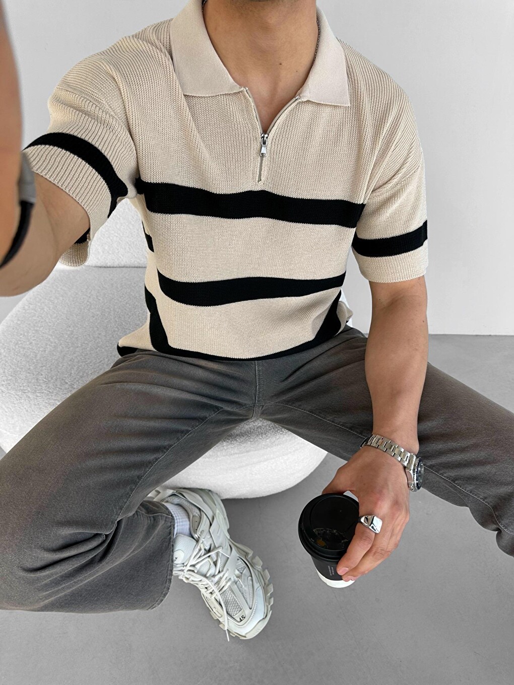 Erkek Oversize Fit Fermuarlı Polo Yaka Çizgili Triko Tişört Bej-1