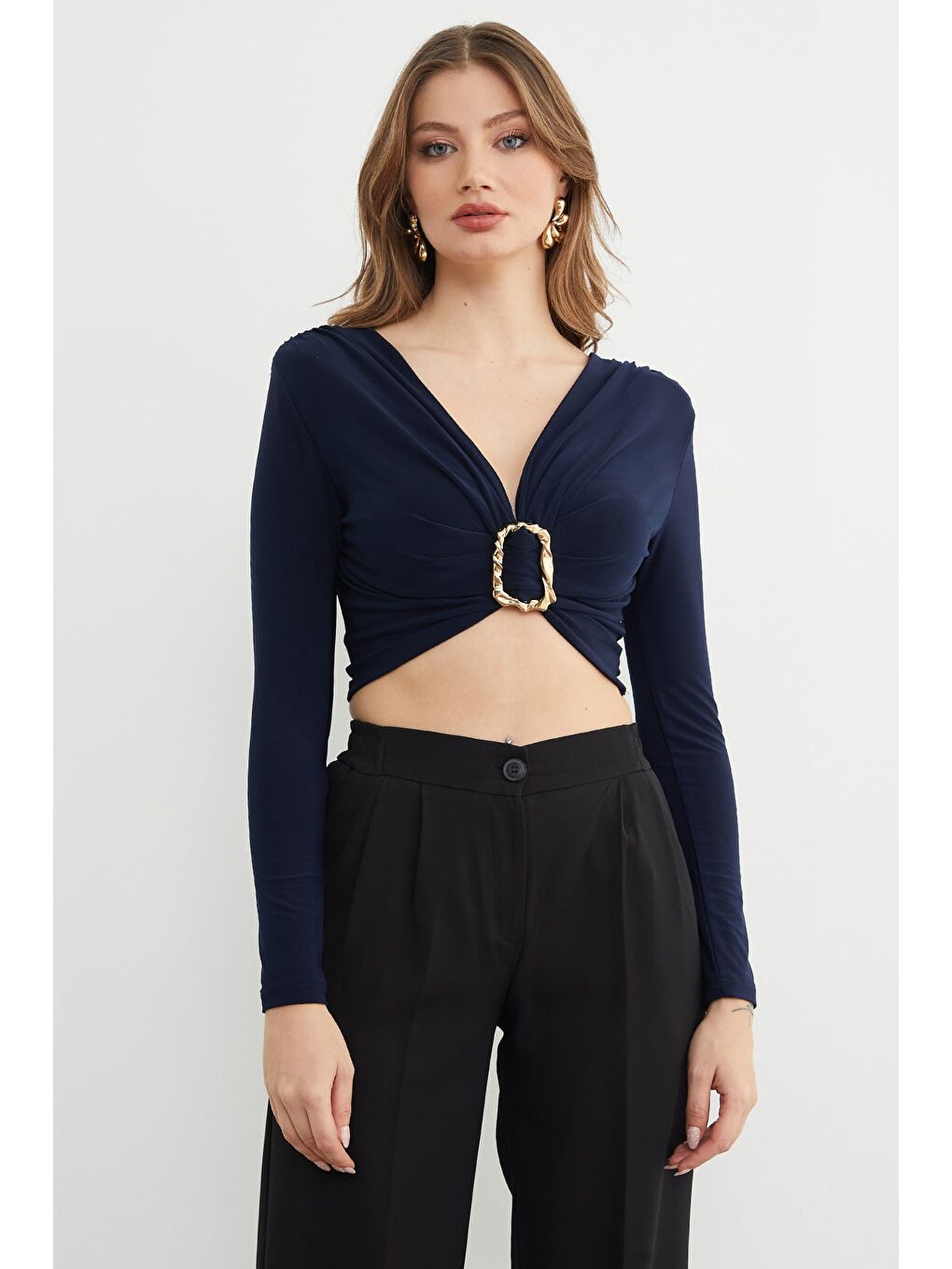 Lacivert Drapeli Tokalı Omuz Vatkalı Crop Bluz-2