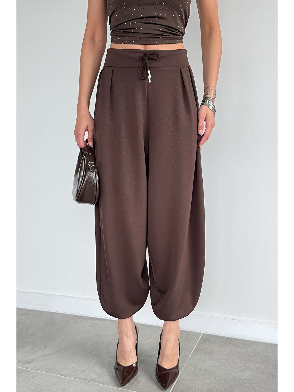 Kahverengi Kadın Bel Lastikli Yüksek Bel Bol Kesim Pantolon-1