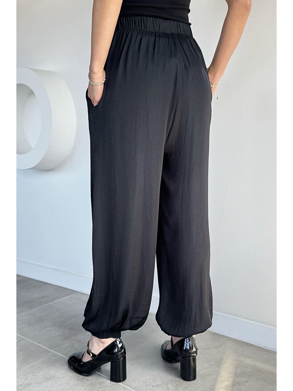 Siyah Kadın Bel Ve Paça Lastikli Şalvar Model Pantolon-2