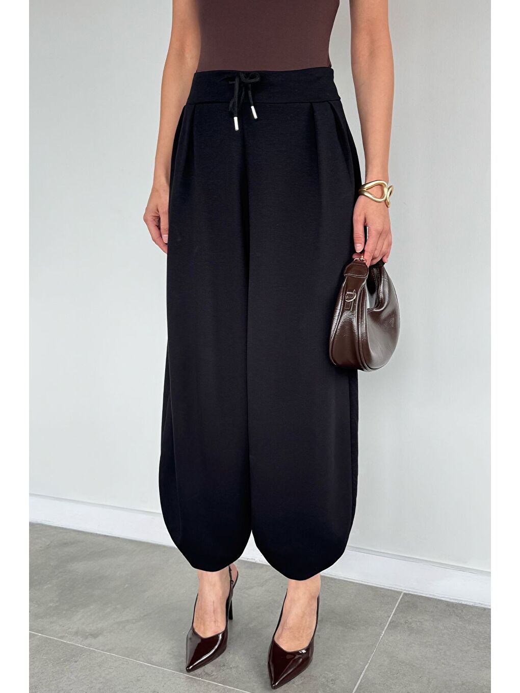 Siyah Kadın Bel Lastikli Yüksek Bel Bol Kesim Pantolon