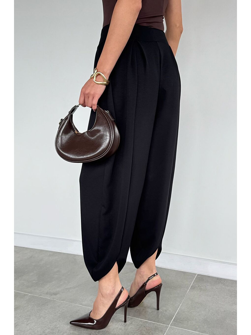 Siyah Kadın Bel Lastikli Yüksek Bel Bol Kesim Pantolon-2