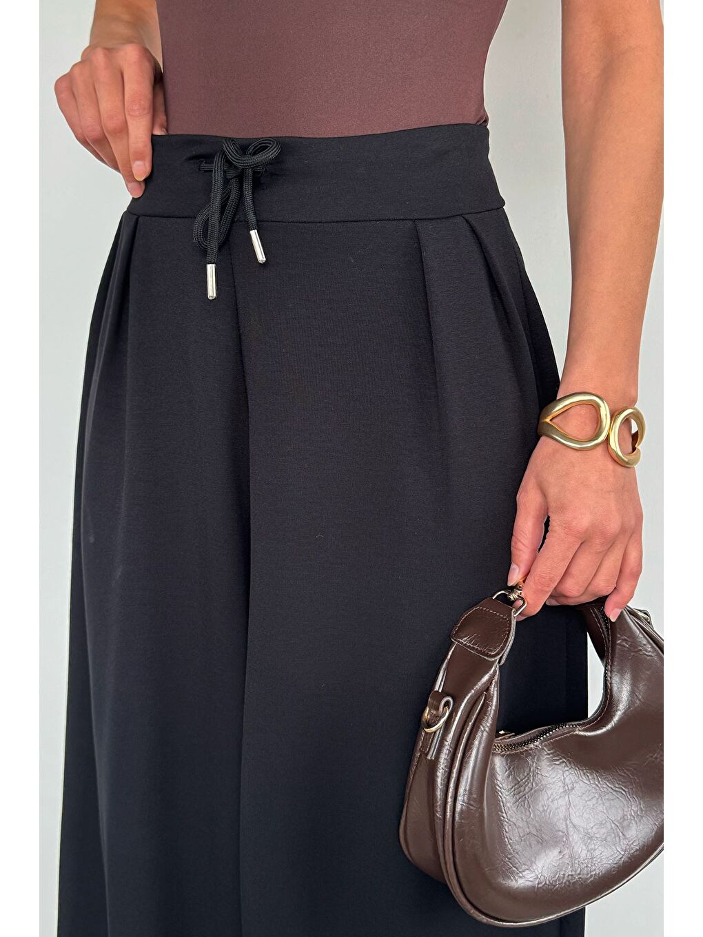 Siyah Kadın Bel Lastikli Yüksek Bel Bol Kesim Pantolon-3