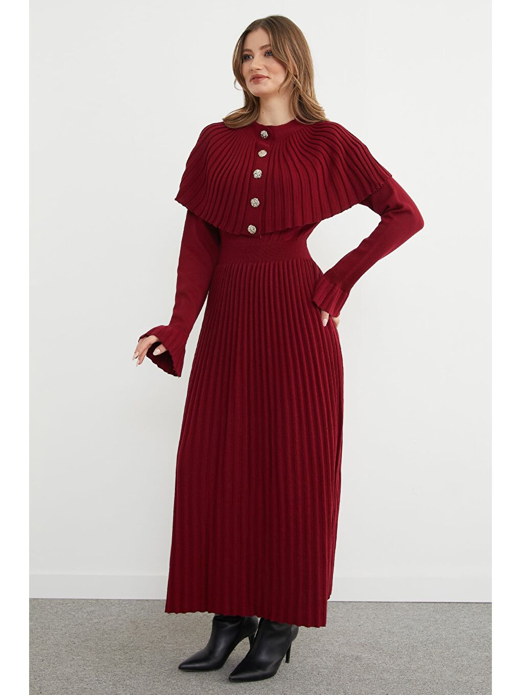 Bordo Fullamodest Düğmeli Pelerinli Kol Detaylı Triko Elbise-4