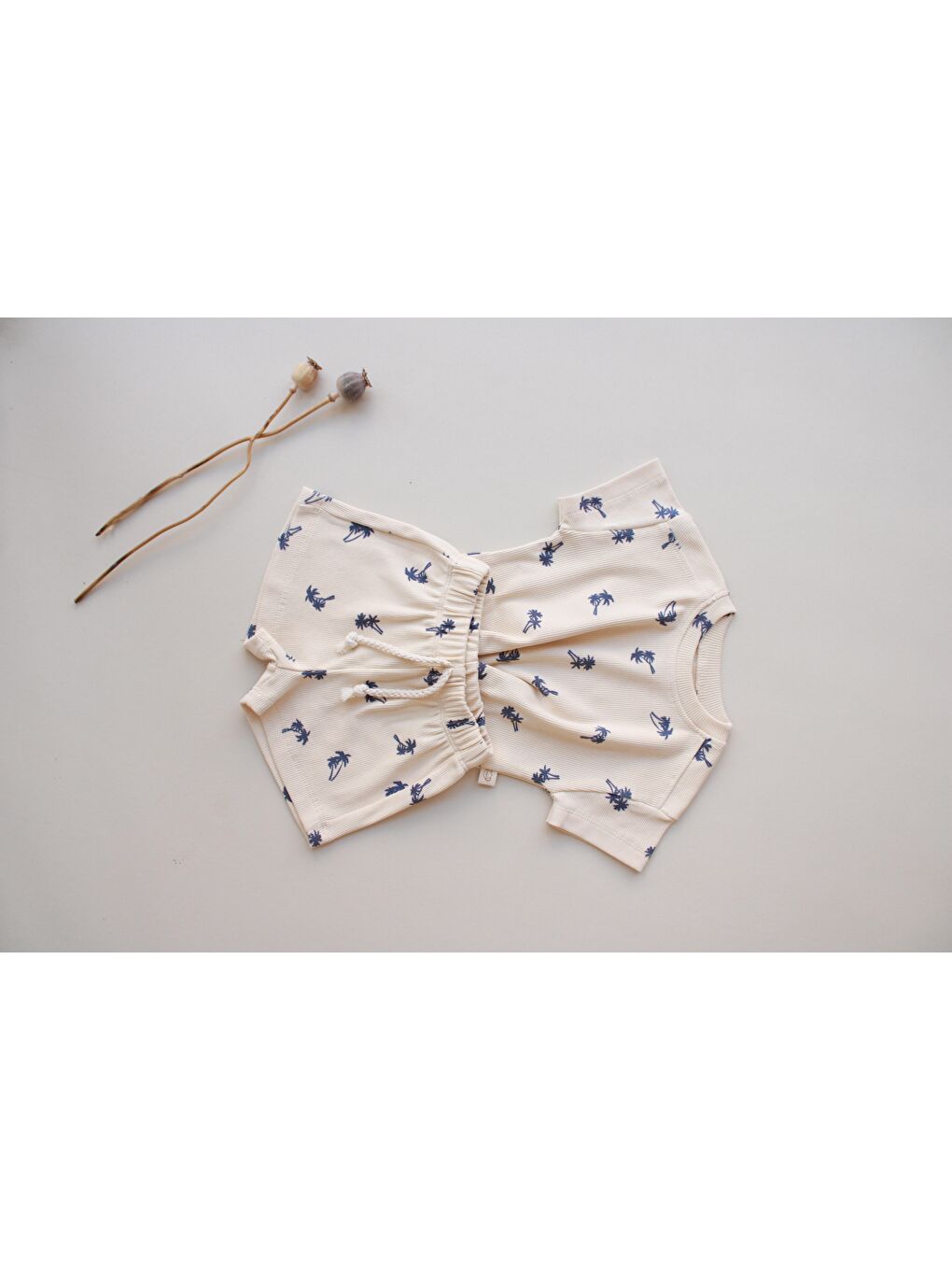 Ekru Palmiye Desen Kaşkorse Şortlu Takım-1