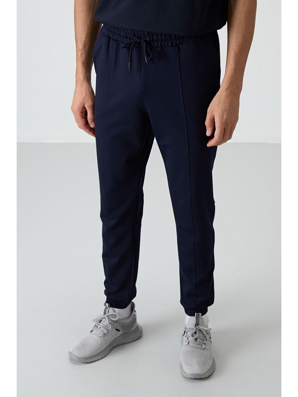 TOMMYLIFE İndigo Pamuklu Yumuşak Dokulu Comfort Fit Nakışlı Erkek Jogger - 82123