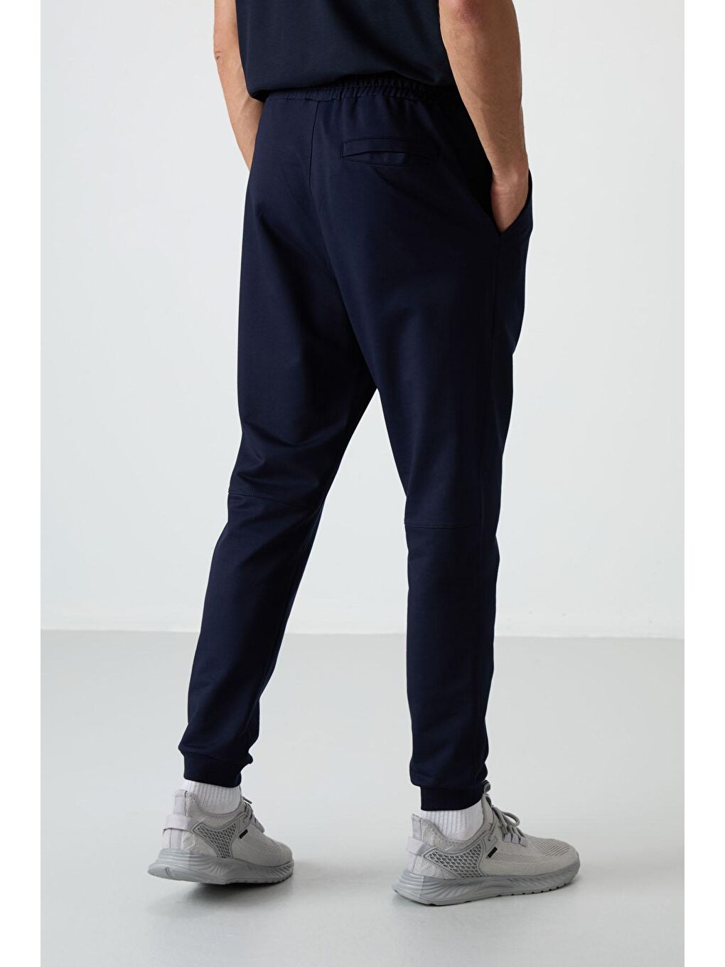 TOMMYLIFE İndigo Pamuklu Yumuşak Dokulu Comfort Fit Nakışlı Erkek Jogger - 82123 - 4