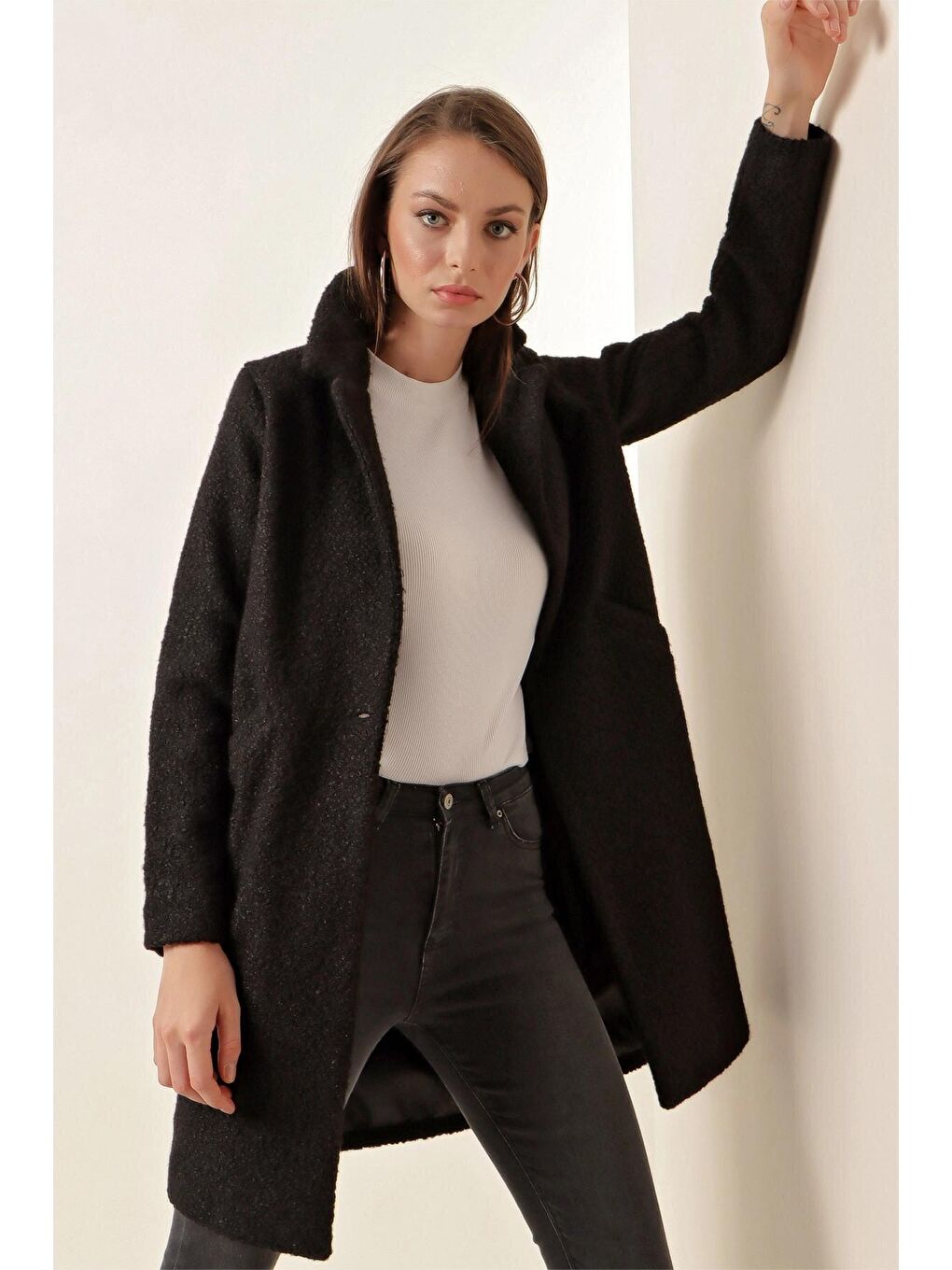 Siyah Tek Düğmeli Astarlı Cepli Buklet Kaşe Kaban-3