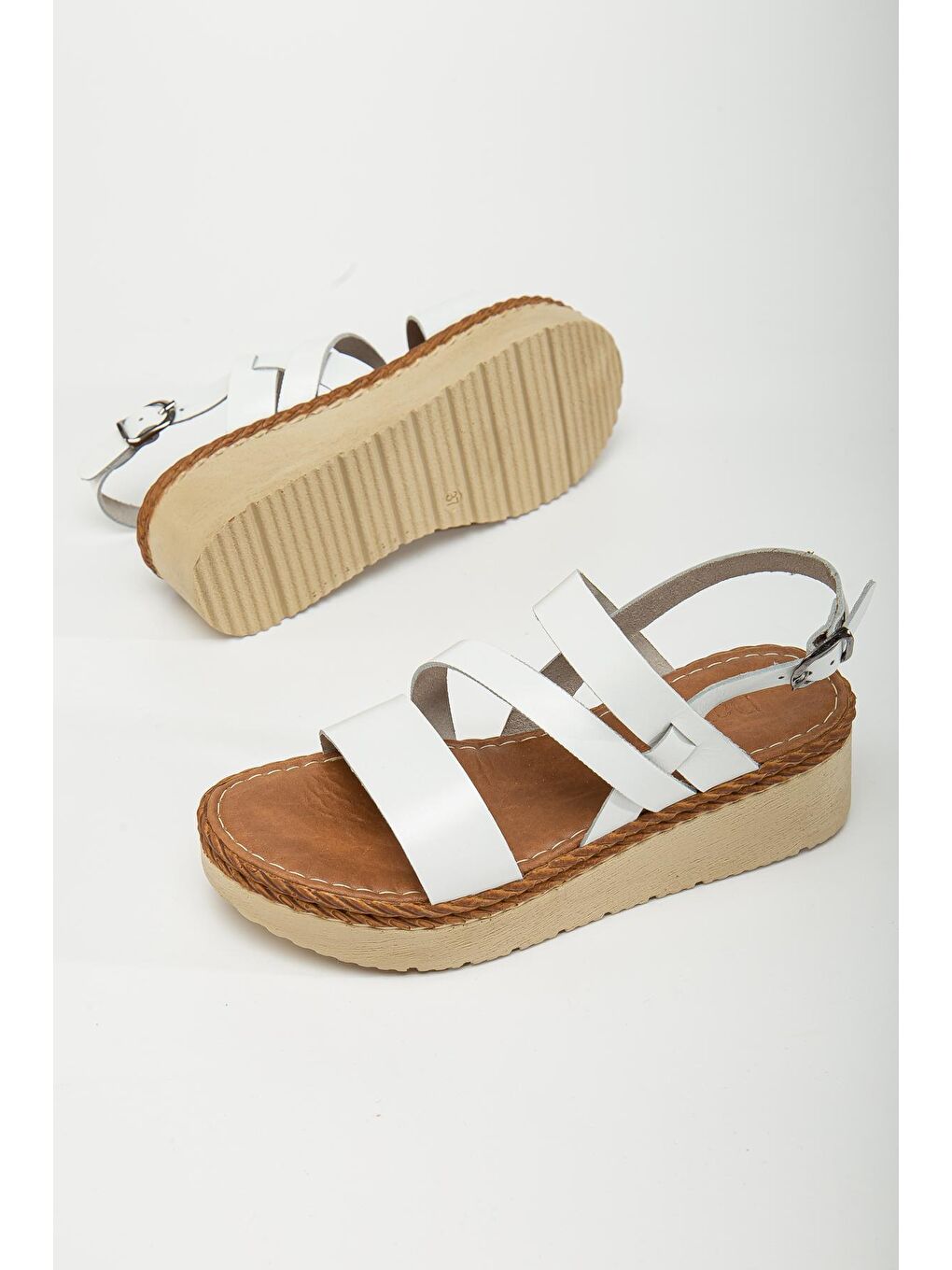 Beyaz D152 Kadın Hakiki Deri Sandalet-3