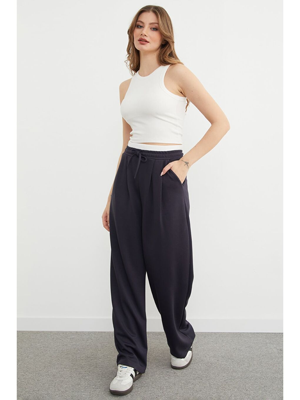 Antrasit Beli Ribana Detaylı Pileli Modal Pantolon-3