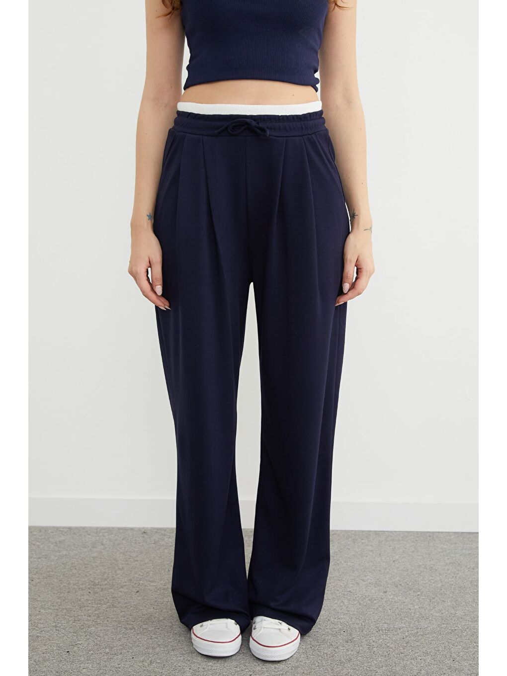 Lacivert Beli Ribana Detaylı Pileli Modal Pantolon-1