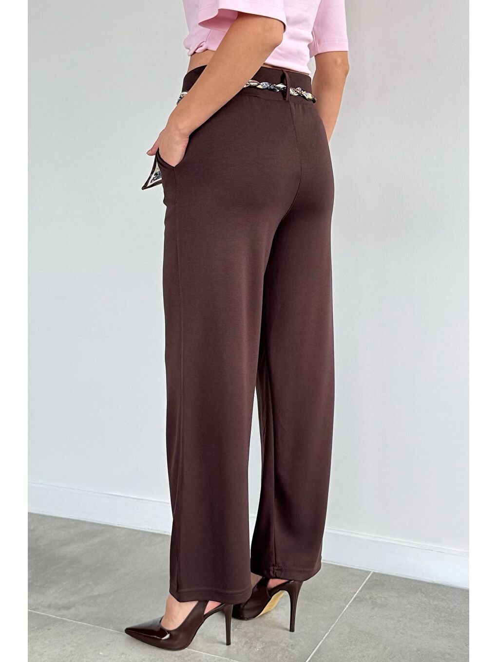 Kahverengi Kadın Yüksek Bel Fular Aksesuarlı Palazzo Kumaş Pantolon-4