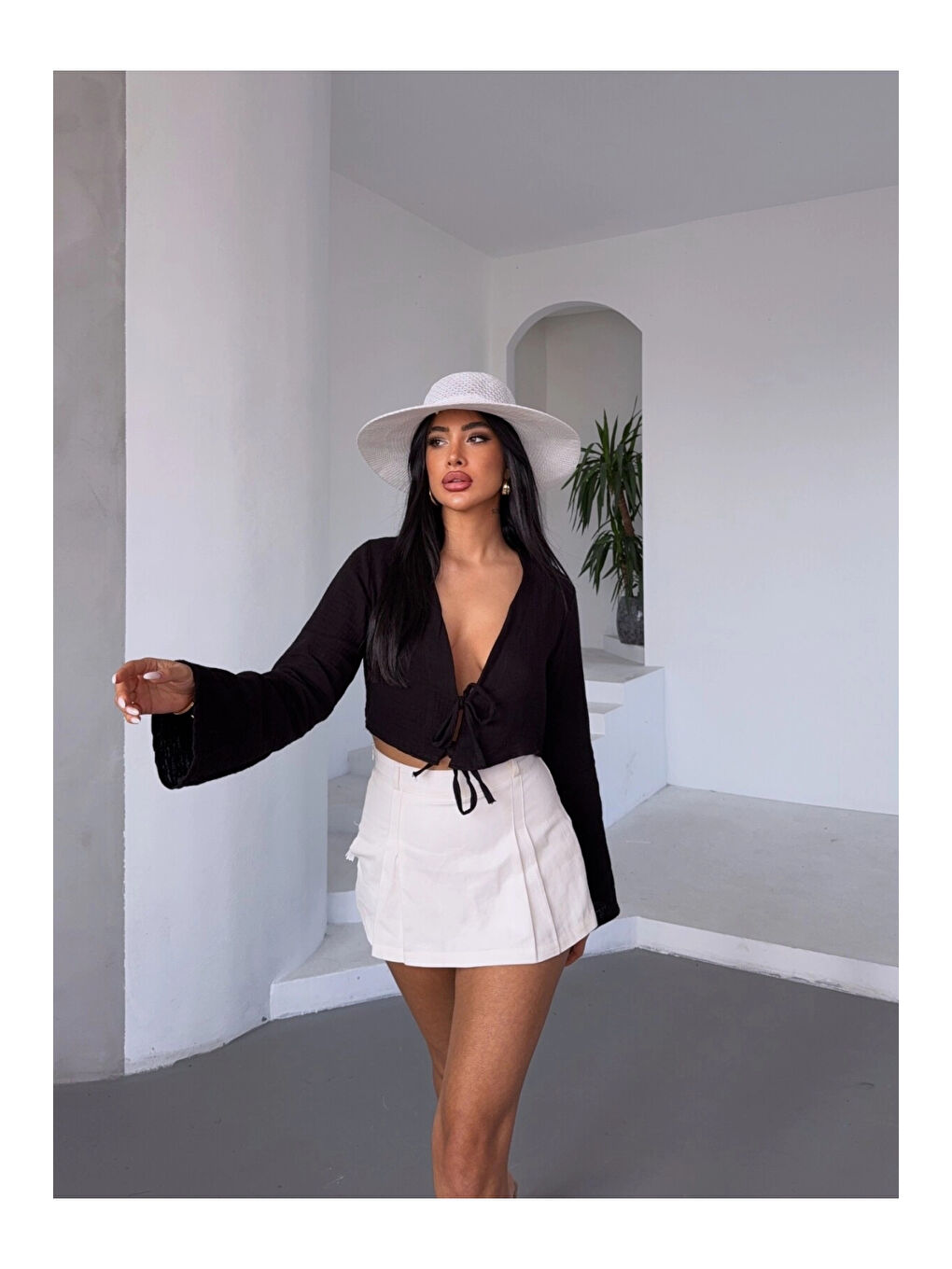 Kadın Siyah Önden Bağlamalı Müslin Kumaş Crop Bluz HZL25S-DSB104071